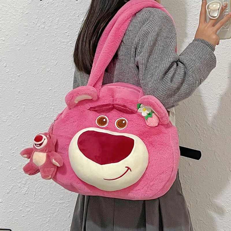 Túi gấu dâu size 30cm màu hồng đậm mới lông mềm mịn siêu đáng yêu, túi xách họa tiết Lotso _ Ting Ting