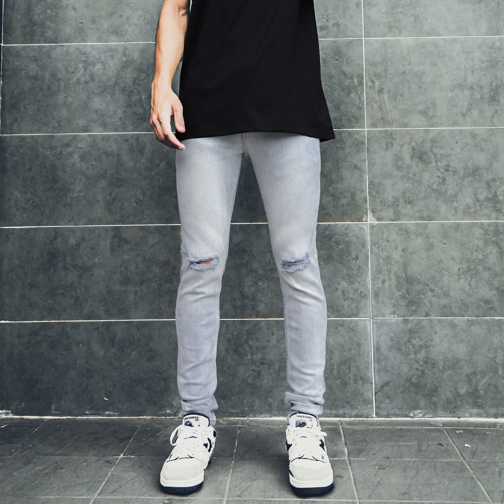 Quần Skinny Jeans Nam-Màu Xanh Nhạt-Rách Ngang Gối-Chất Liệu Cotton Co Giãn-Ống Đứng Dáng-Ống Ôm Chân Chuẩn Skinny