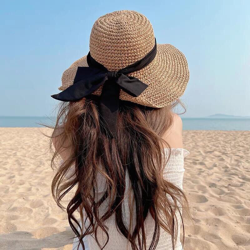 Mũ cói vành rộng đi biển- Mũ cói gập sau nơ đen bản to siêu bánh bèo