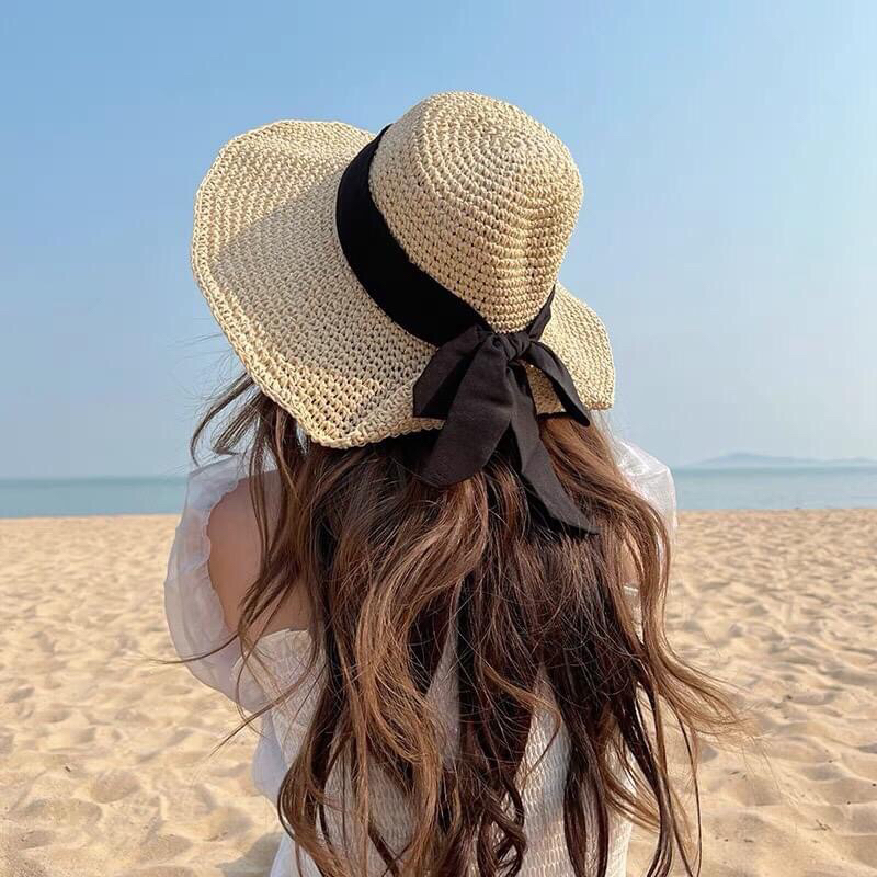 Mũ cói vành rộng đi biển- Mũ cói gập sau nơ đen bản to siêu bánh bèo