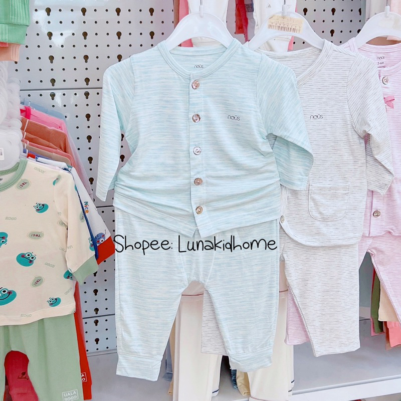 Bộ dài tay NOUS vải peptit khuy giữa