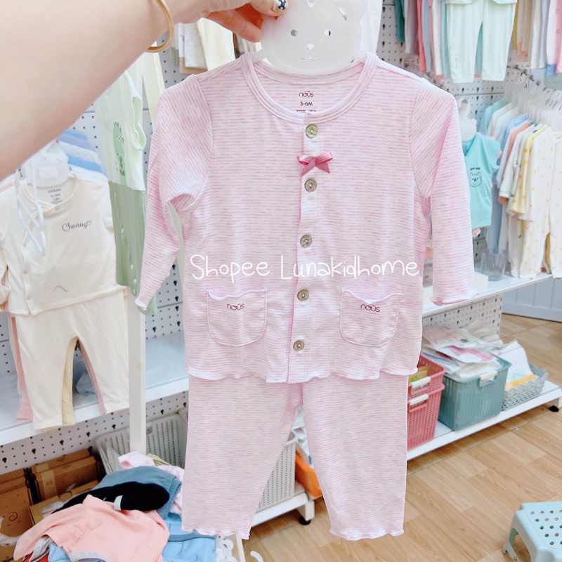 Bộ dài tay NOUS vải peptit khuy giữa