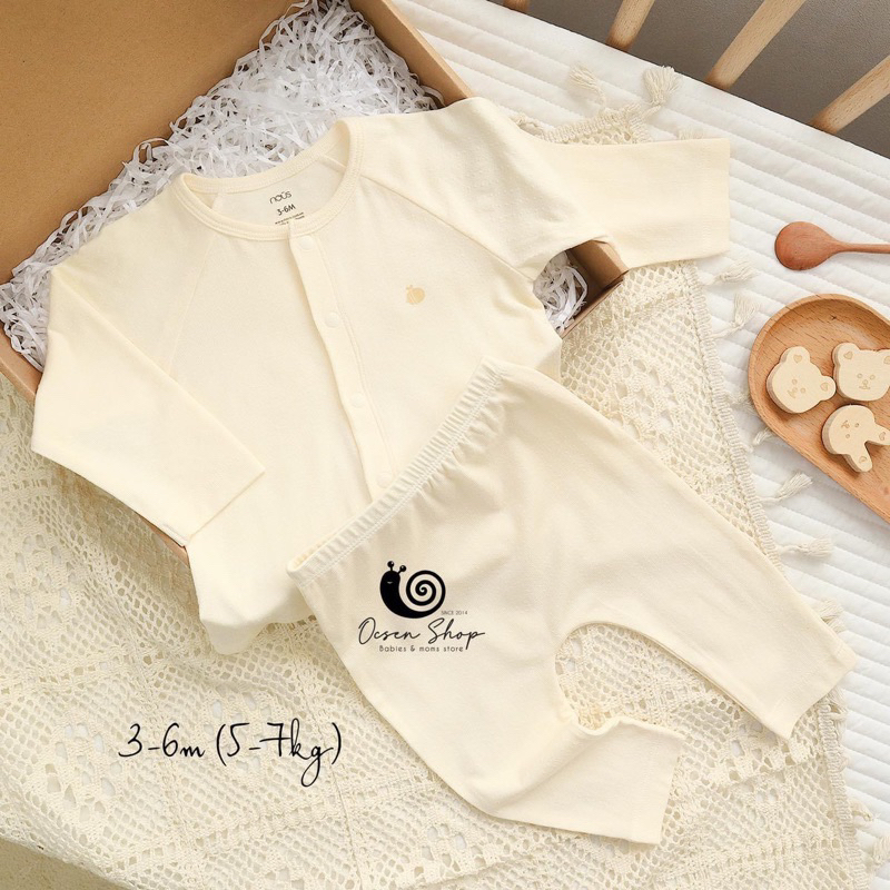 Bộ dài tay NOUS vải peptit khuy giữa