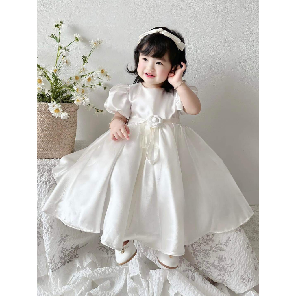Váy công chúa thiêt kế bé gái, đầm hoa trà trắng sang chảnh cho bé. B27