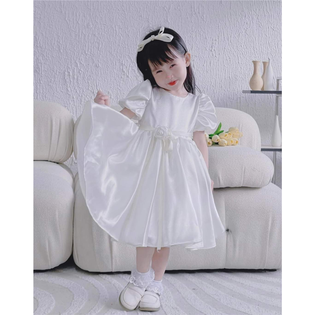 Váy công chúa thiêt kế bé gái, đầm hoa trà trắng sang chảnh cho bé. B27