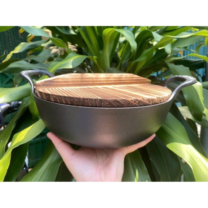 ￼NỒI GANG NẮP GỖ 25,cm ( Size Lớn )