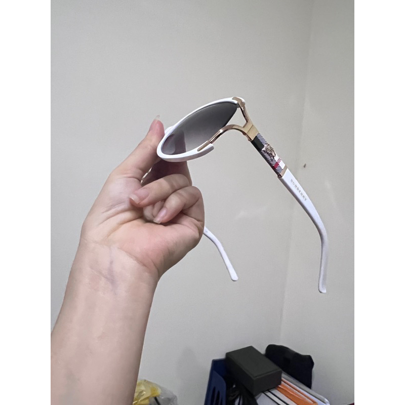 Kính BBR auth Thanh lý