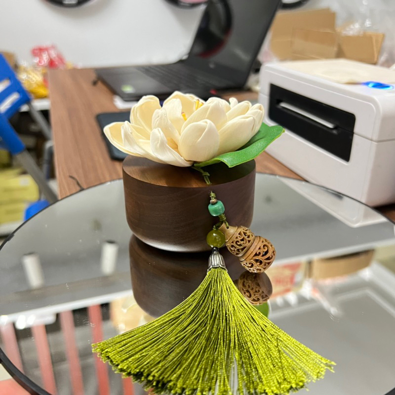 Hoa Gỗ Hoàng Dương Cao Cấp Trang Trí Ô Tô Làm Từ Gỗ Hồ Đào