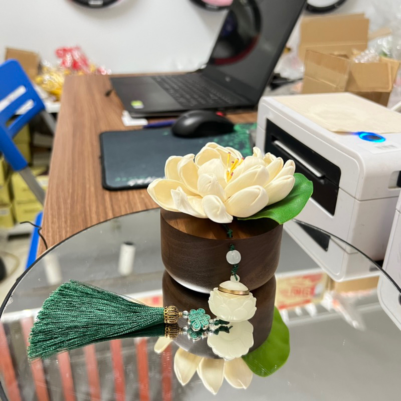 Hoa Gỗ Hoàng Dương Cao Cấp Trang Trí Ô Tô Làm Từ Gỗ Hồ Đào