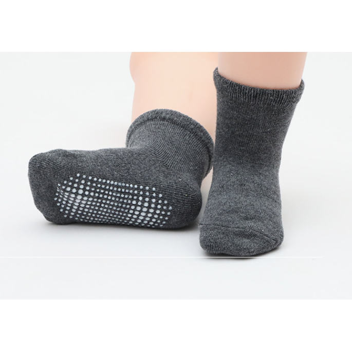 Sét 03 đôi tất ngẫu nhiên cho trẻ em 1-5 tuổi chống trơn trượt, thấm hút mồ hôi