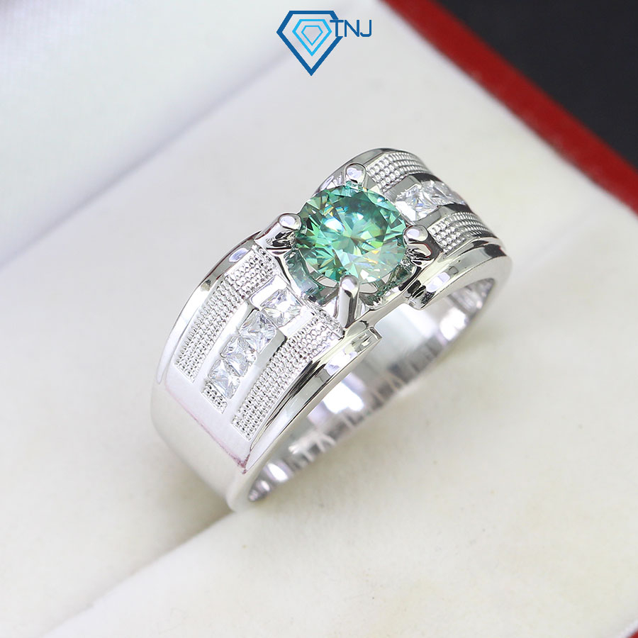 Nhẫn kim cương nhân tạo Moissanite nam 7 ly xi bạch kim kiểm định GRA đá xanh lá cá tính NNAM0030 - Trang Sức TNJ