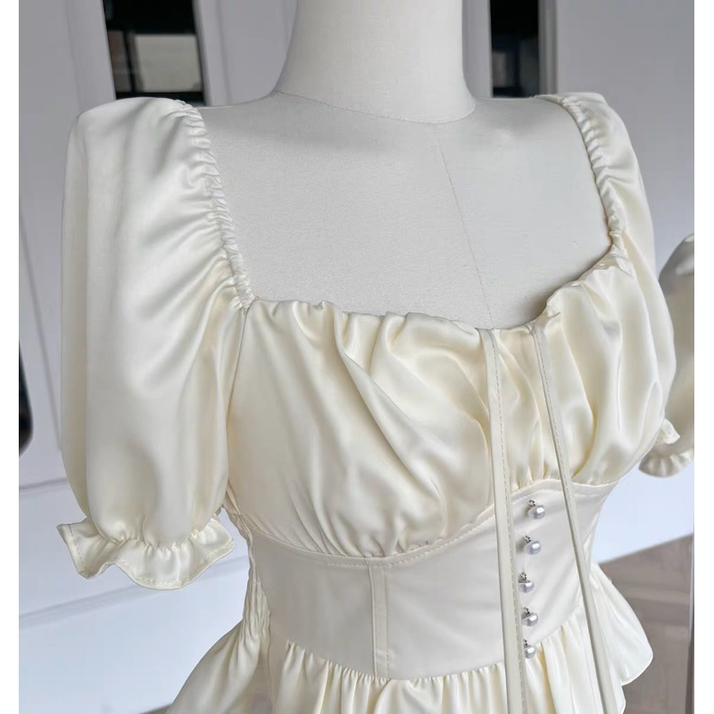 Áo Sơ Mi Ngắn Cổ Vuông Trễ Vai Thiết Kế