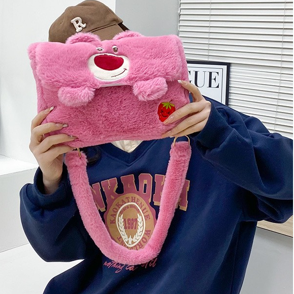 Túi xách gấu dâu Lotso chữ nhật đeo chéo chất lông siêu mịn, Túi kuromi dễ thương _ TingTing