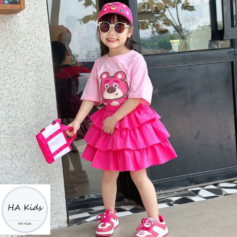 Set gấu dâu váy tầng điệu đà cho bé