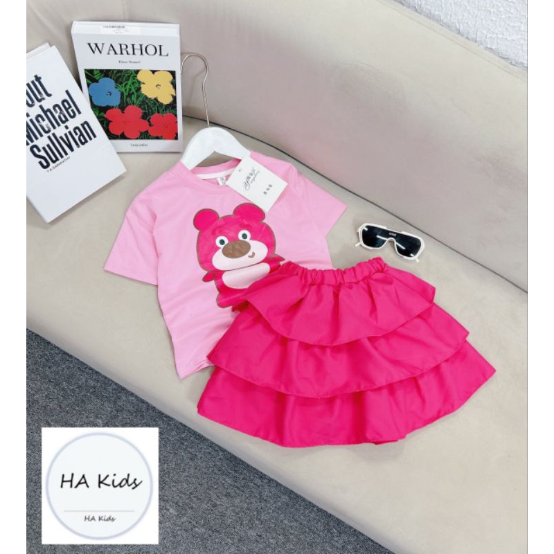 Set gấu dâu váy tầng điệu đà cho bé