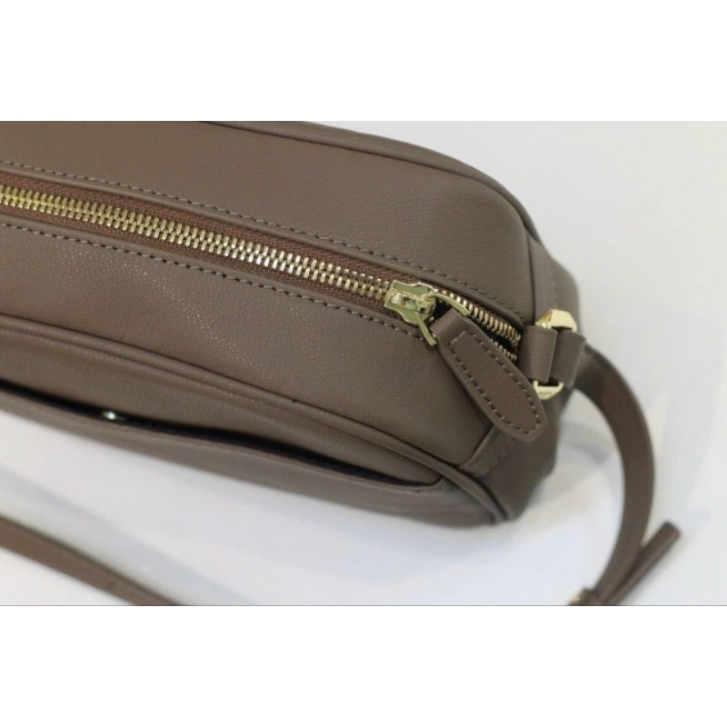 Túi xách nữ đeo chéo dáng túi hộp NICOLE MILLER NEW YORK chất liệu da bò size 23 cm