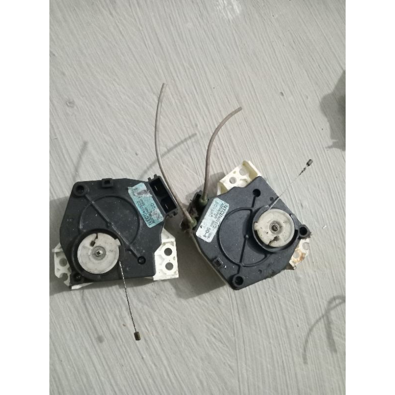 Mô tơ xả/van xả máy giặt toshiba tháo máy