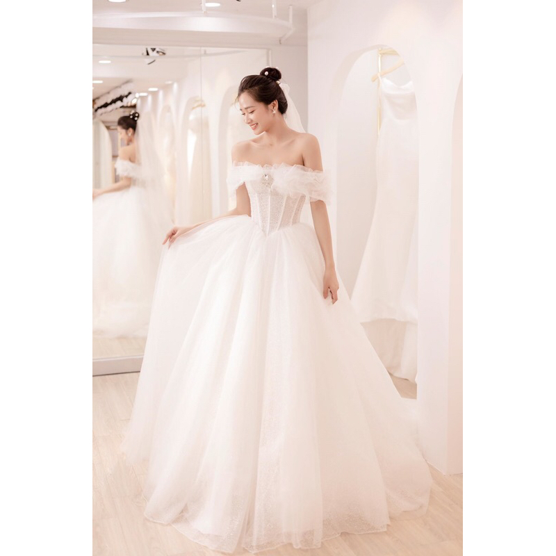 Váy cưới nữ hoàng xếp tay