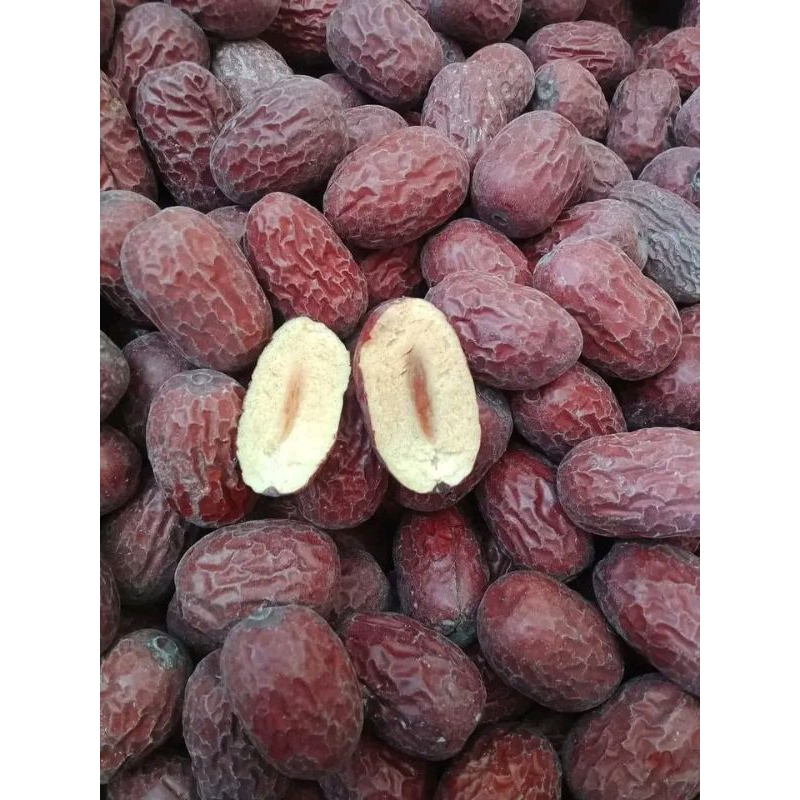 Táo đỏ nhược khương, táo chín khô trên cây nguyên bụi