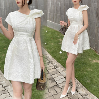 Đầm đi dự tiệc cưới thiết kế cổ cách điệu, dáng xòe