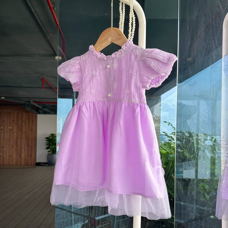 Váy Bé gái, có tay, cổ bèo,3 màu xanh mint/tím/be ,chất tơ đũi và ren tu tu mềm, bên trong có lót