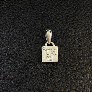 Mật dây chuyền chromehearts