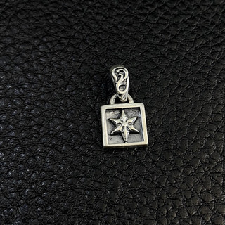 Mật dây chuyền chromehearts