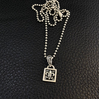 Mật dây chuyền chromehearts