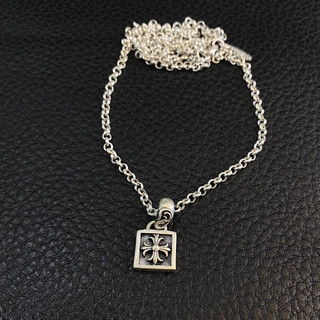 Mật dây chuyền chromehearts