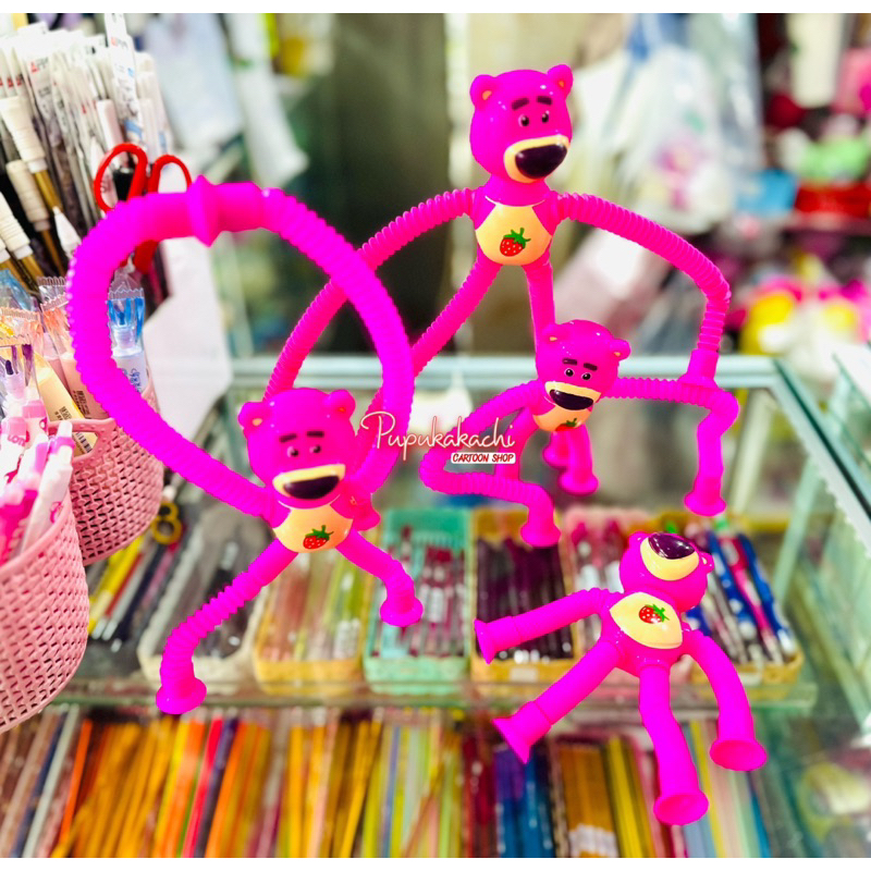 Đồ Chơi Gấu Dâu Lò Xo Kéo Dài Thu Gọn Có Đèn Cho Bé