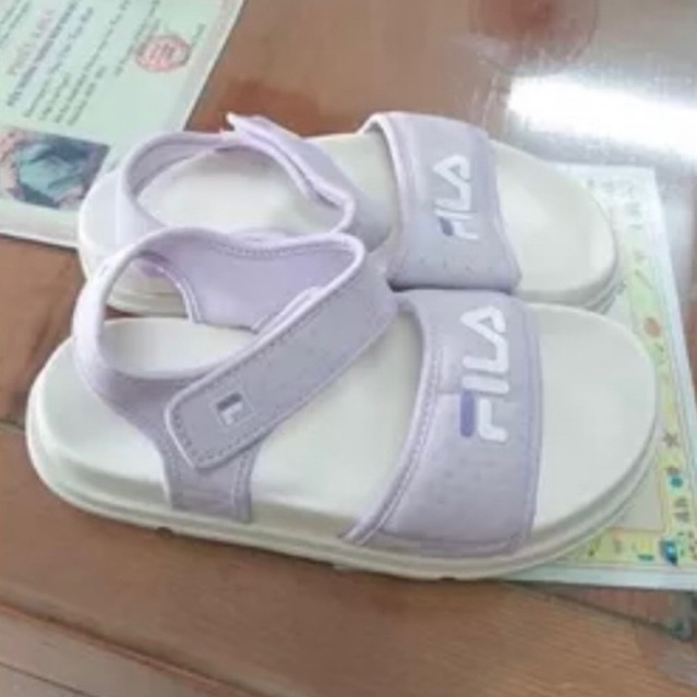 Dép sandal Fi.La hàng VNXK cho bé. Size Korea 170 => 230 tuỳ màu, size tính 230 = 23cm lòng bàn chân.