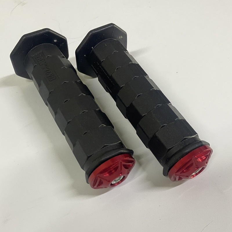 Bao tay Daytona kèm gù Salaya gắn thông dụng tất cả các dòng xe