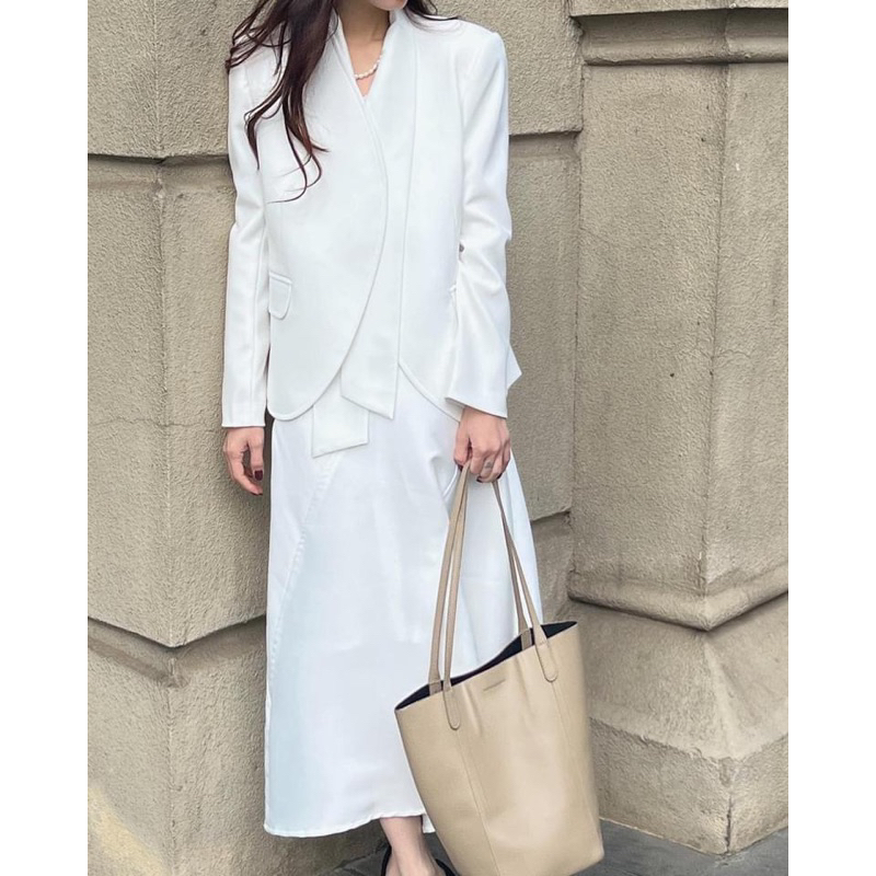 Pass áo blazer trắng new 100%