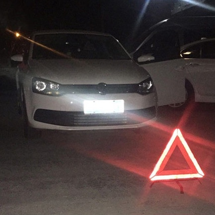 Biển Tam giác phản quang cảnh báo cảnh báo từ xa -Biển Cảnh Báo Nguy Hiểm khi xe gặp sự cố trên đường Bảo Đảm an toàn