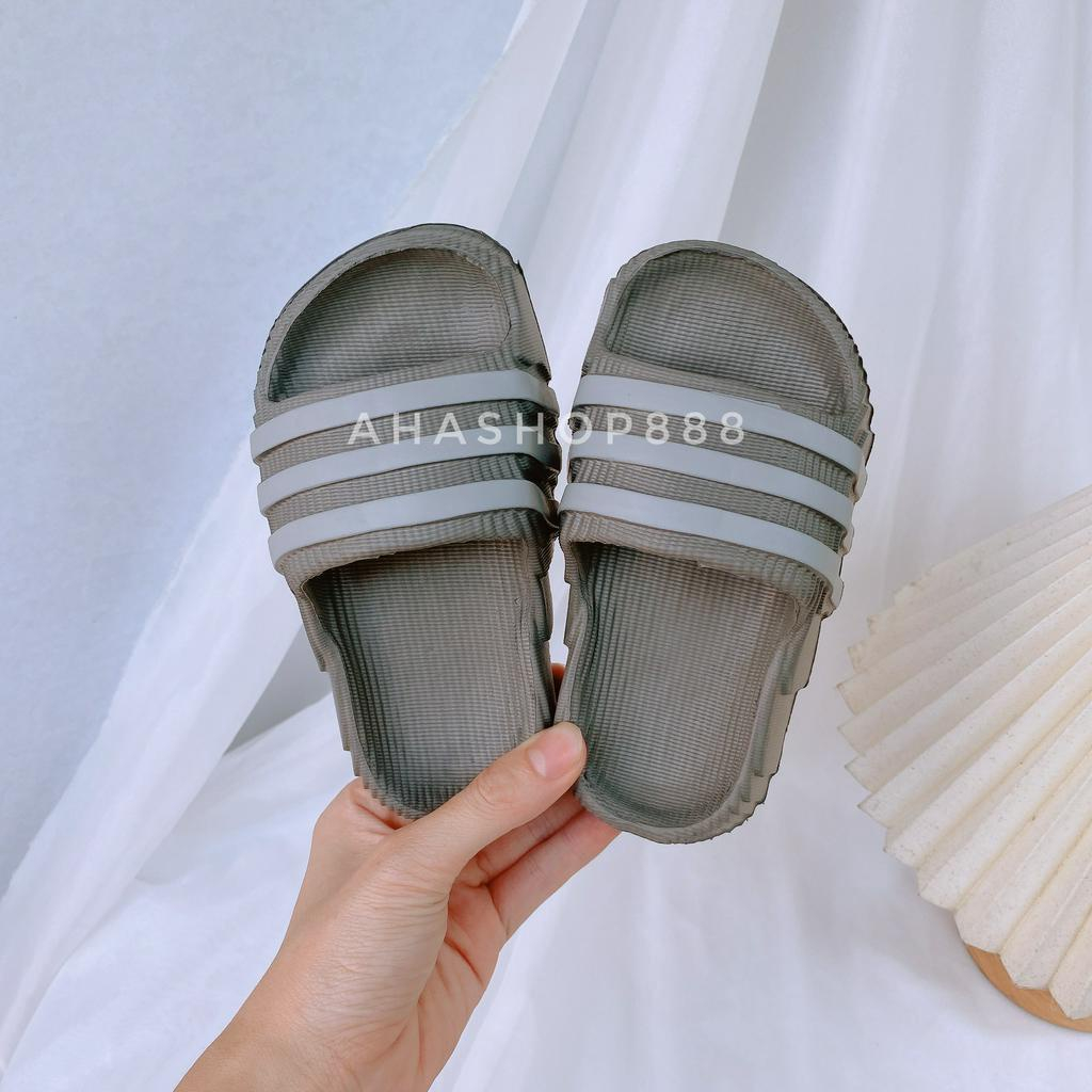 Dép Lê Siêu Nhẹ Đế Đúc Chống Trơn Quai Ngang 3 Sọc Hot Trend Cho Bé Trai 2-12 Tuổi K006