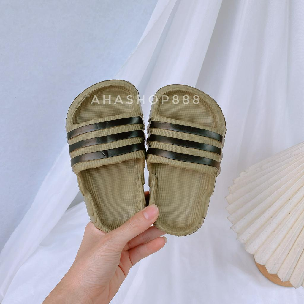 Dép Lê Siêu Nhẹ Đế Đúc Chống Trơn Quai Ngang 3 Sọc Hot Trend Cho Bé Trai 2-12 Tuổi K006