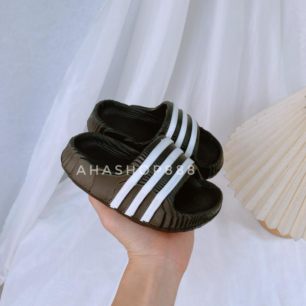Dép Lê Siêu Nhẹ Đế Đúc Chống Trơn Quai Ngang 3 Sọc Hot Trend Cho Bé Trai 2-12 Tuổi K006