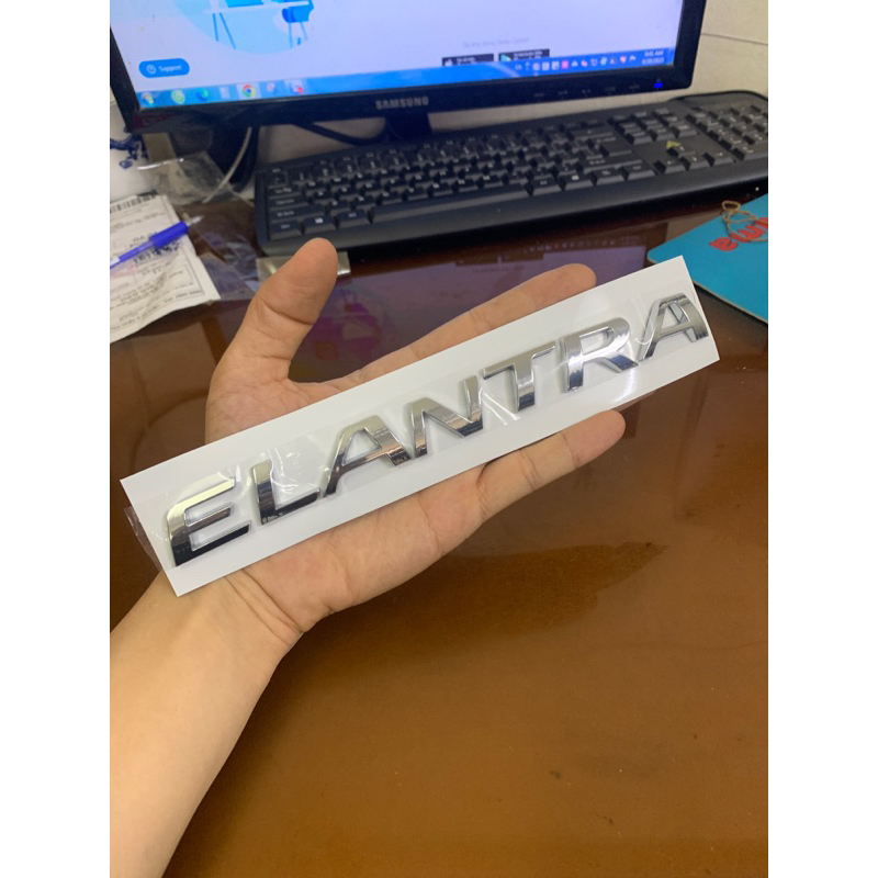 Tem Logo Chữ Nổi ELANTRA Dán Đuôi Xe