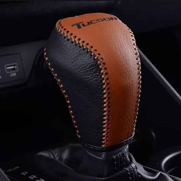 Combo bọc cần số & phanh tay các dòng xe Hyundai I10, Accent, Elantra, Tucson, Santafe...AT da bò thật