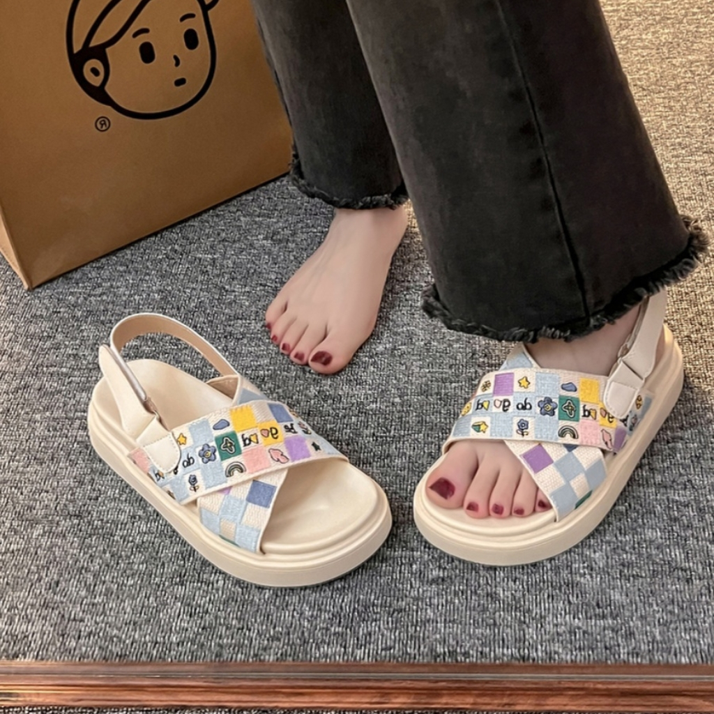 Sandal yogurt cosmos Dép sandal đi học mặc áo dài Giày sandal muffin hở ngón đế dày thêu họa tiết cho nữ mã C-16