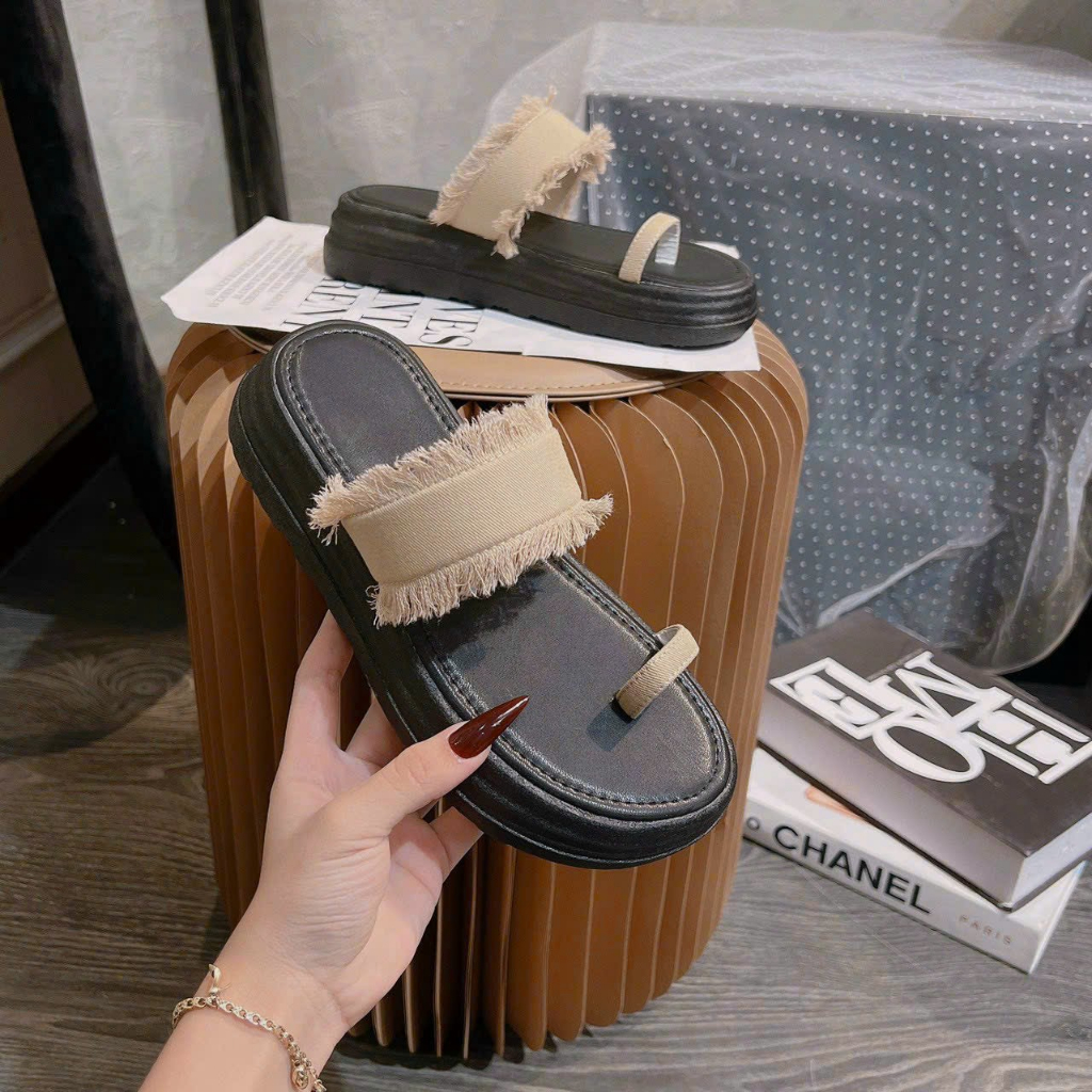 Dép xỏ ngón nữ đế bánh mì quai rách tua rua cực hót