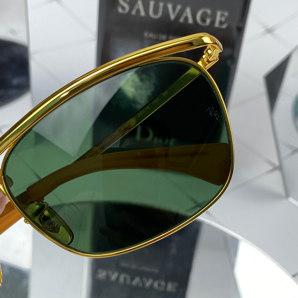 Kính Rayban quả trứng xanh rau muống