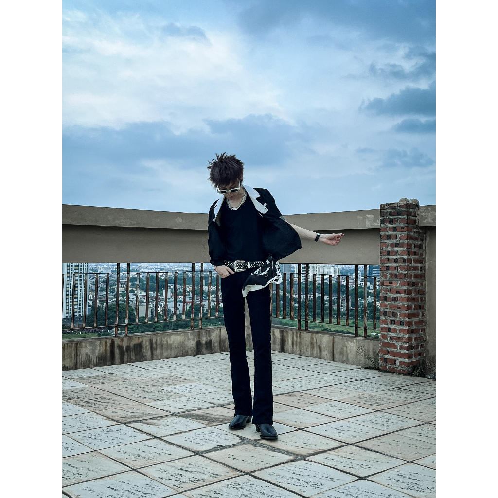 ILLÉGAL Quần Jeans Ống Loe Đen - BLACK FLARED JEANS