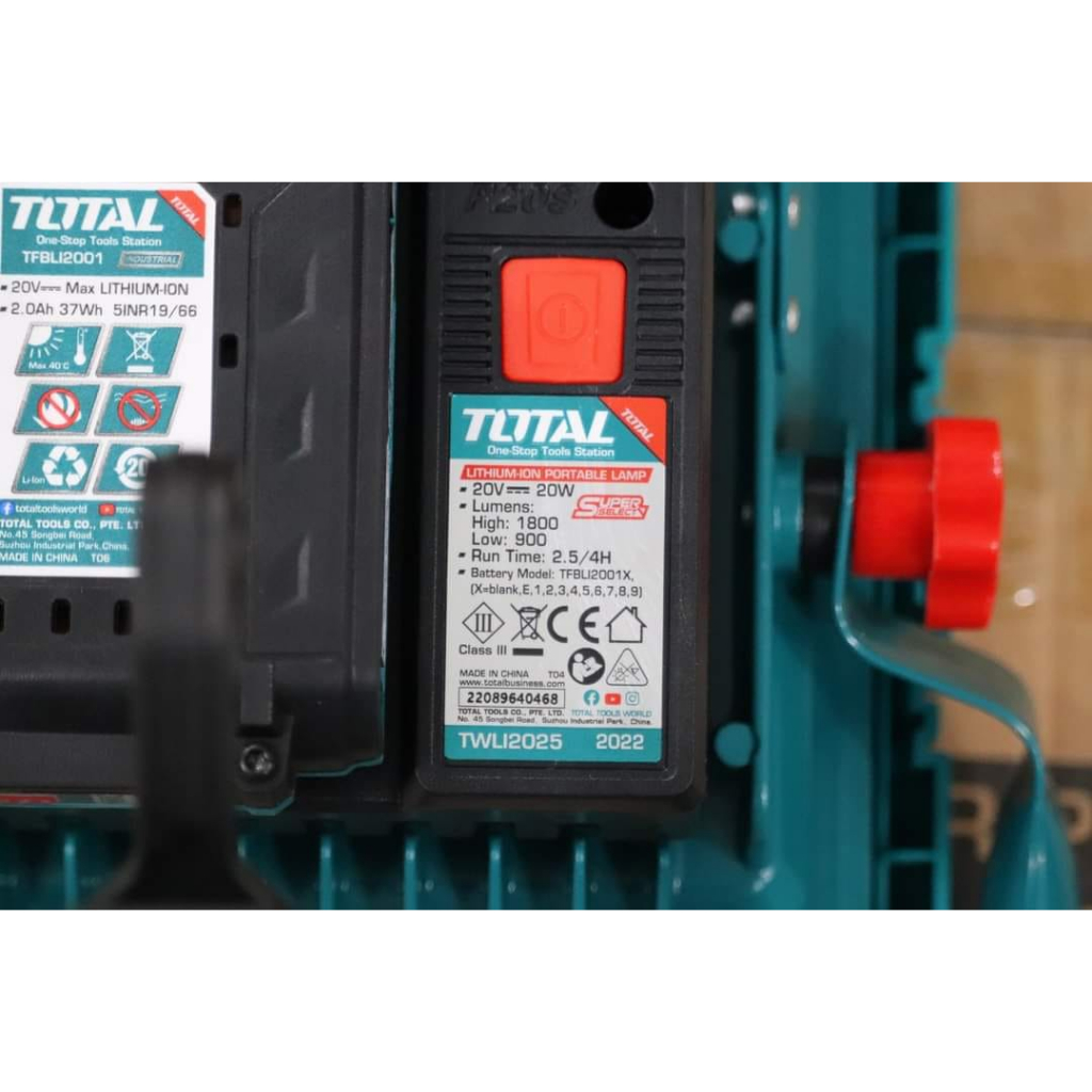 Đèn làm việc 20W dùng pin 20V Total TWLI20258