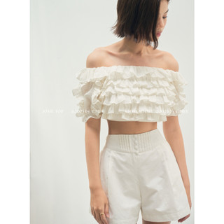 Set áo croptop bèo trễ vai Josie Top và quần short kiểu Emma Short