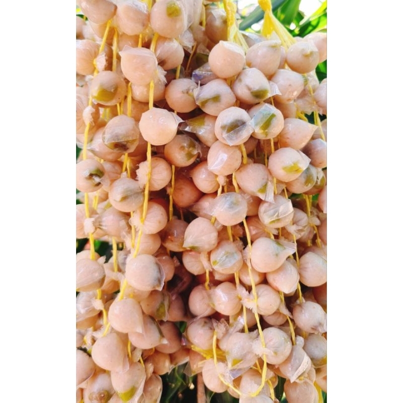 Nem cá Campuchia xâu 100 viên