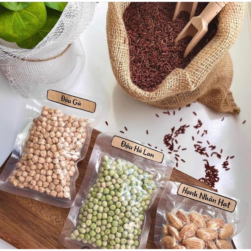 Ngũ cốc nấu sữa hạnh nhân, óc chó, hạt sen, mè đen