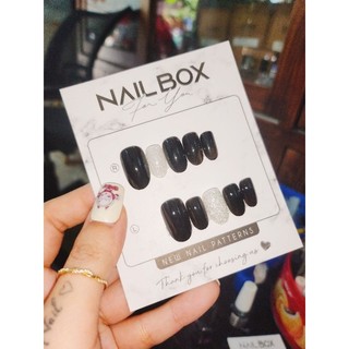 Nailbox đen trắng