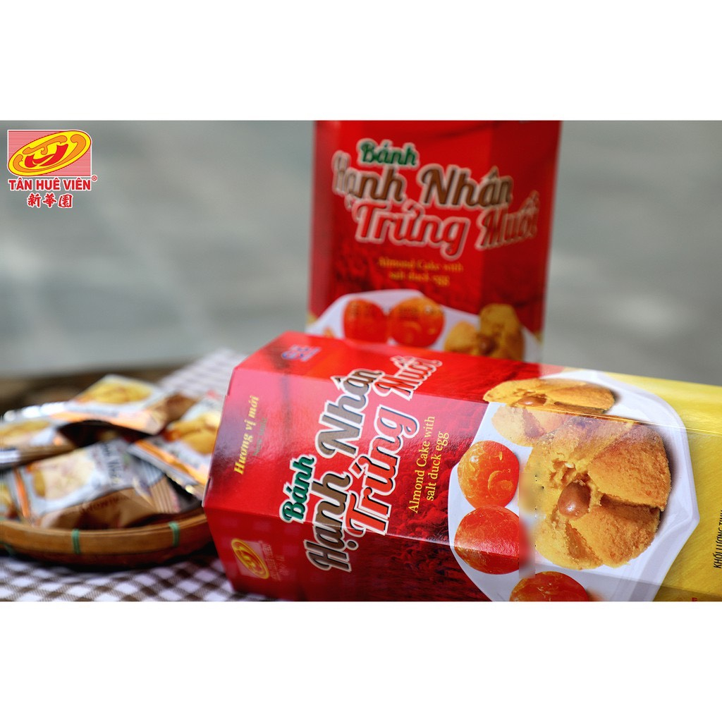 Bánh Hạnh nhân Trứng muối Tân Huê Viên 300gr