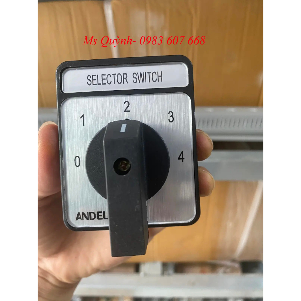 Chuyển mạch 4 vị trí là thiết bị thông dụng sử dụng trong các tủ điều khiển